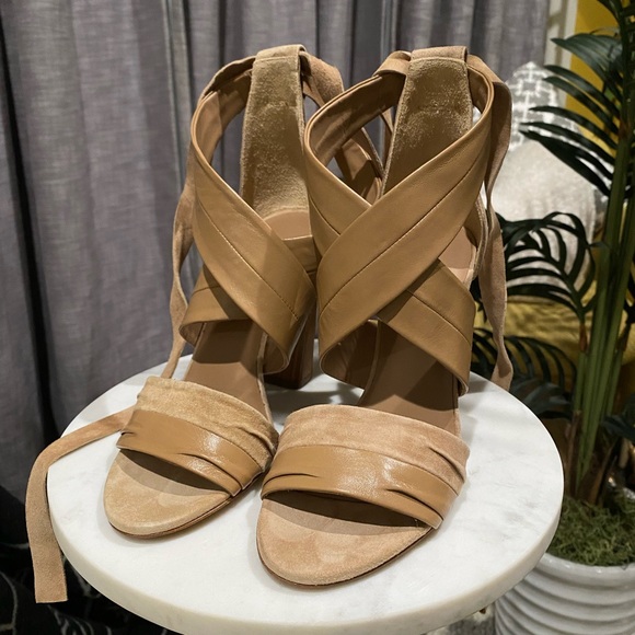 NWOT VINCE. Beatrice suede wrap heel. Size 5.5 - Picture 1 of 8